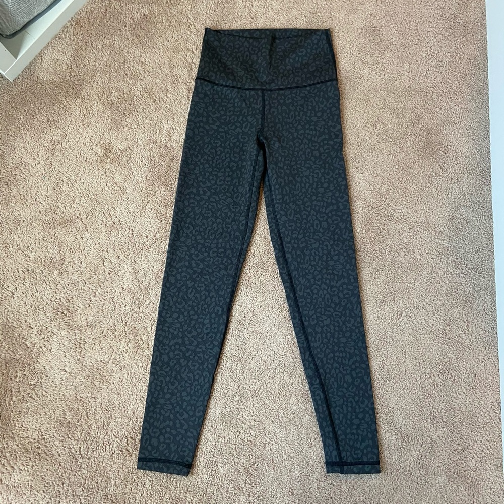 SUPER cute cheetah leggings